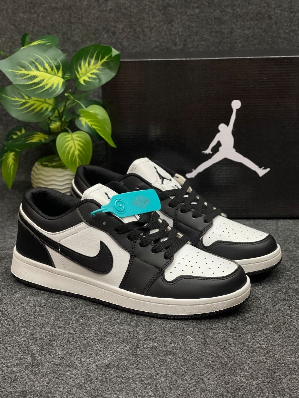 Jordan 1 Low - Panda (A Grade)